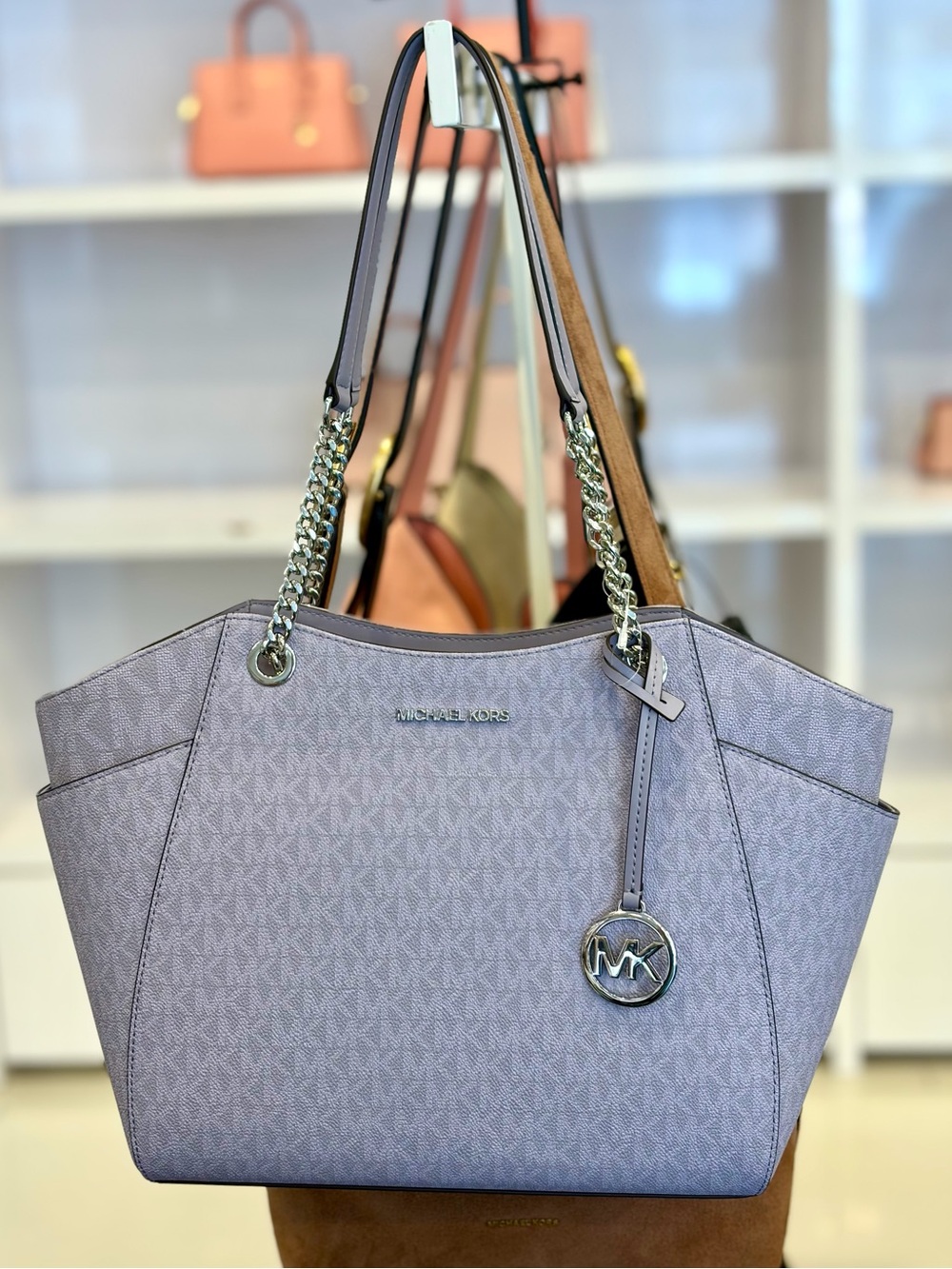 Michael Kors Jet Set Travel LG
Chain Shoulder Tote Bag MK
Lilac - Picture 5 of 11